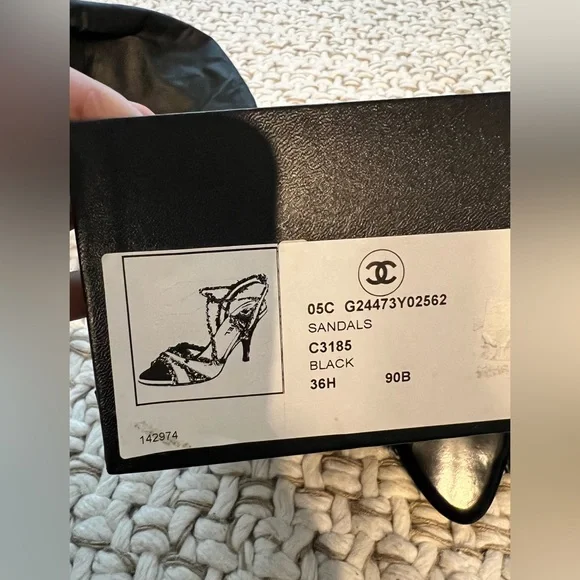 CHANEL TWEED HEELS - Picture 5 of 7